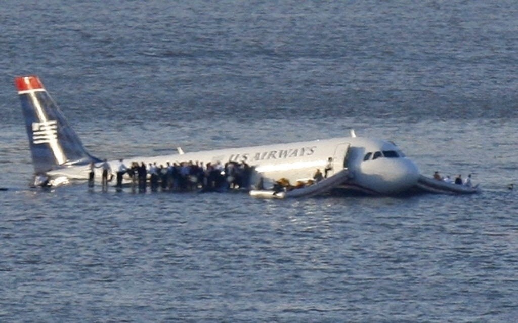 Piloto pousou Airbus 320 no rio Hudson, em Nova York, e todos saíram ilesos (Brendan McDermid/Reuters)