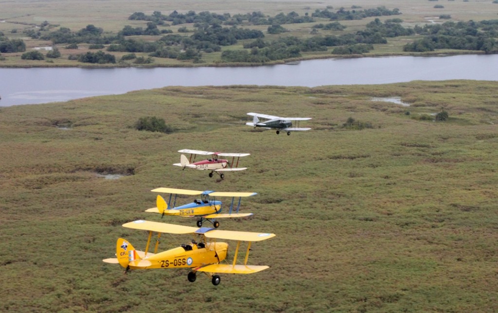 Todos os aviões são monomotores e biplanos (com duas asas) (Foto: Divulgação)